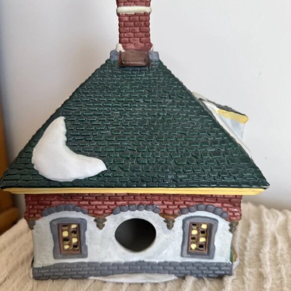 Heartland Valley Village Porcelain Lighted House Drug Store with Box Christmas - Picture 3 of 5